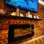 Loft Z Antresola I Balkonem W Centrum Przystan Jednorozca Klimatyzacja Faktura