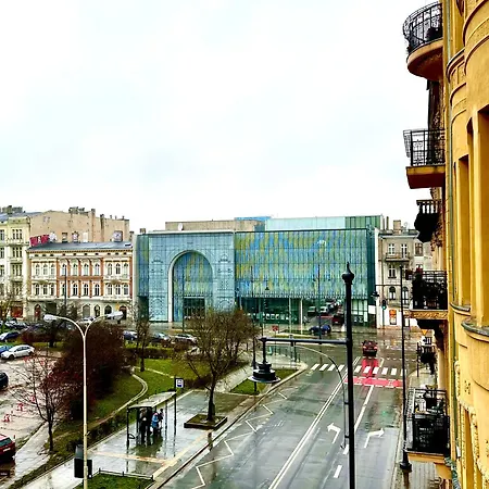 Loft Z Antresola I Balkonem W Centrum Lodzi Przystan Jednorozca Klimatyzacja Faktura