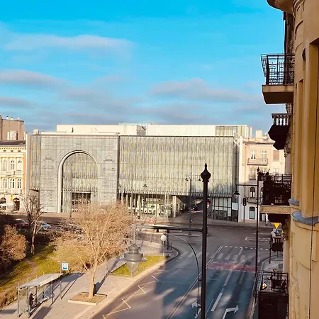 Loft Z Antresola I Balkonem W Centrum Lodzi Przystan Jednorozca Klimatyzacja Faktura Апартаменты