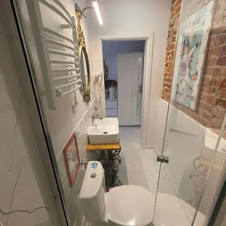 Loft Z Antresola I Balkonem W Centrum Przystan Jednorozca Klimatyzacja Faktura *
