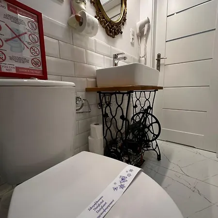 Loft Z Antresola I Balkonem W Centrum Przystan Jednorozca Klimatyzacja Faktura *