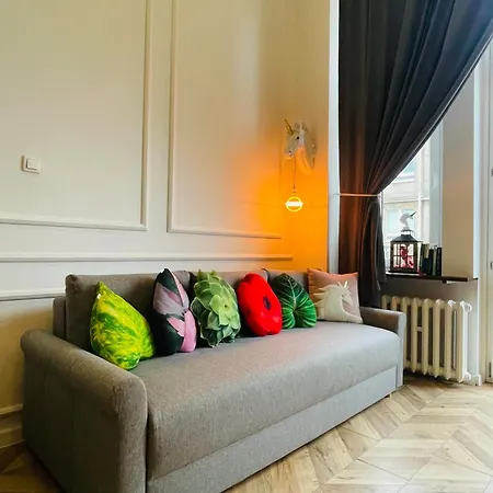 Loft Z Antresola I Balkonem W Centrum Przystan Jednorozca Klimatyzacja Faktura 罗兹