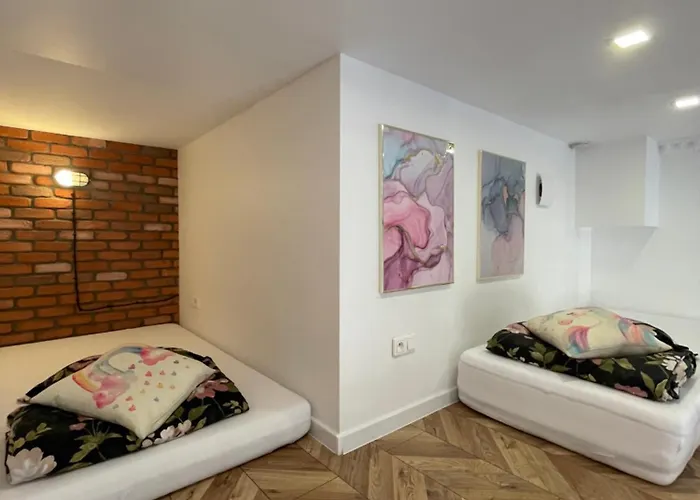 Appartamento Loft Z Antresola I Balkonem W Centrum Przystan Jednorozca Klimatyzacja *